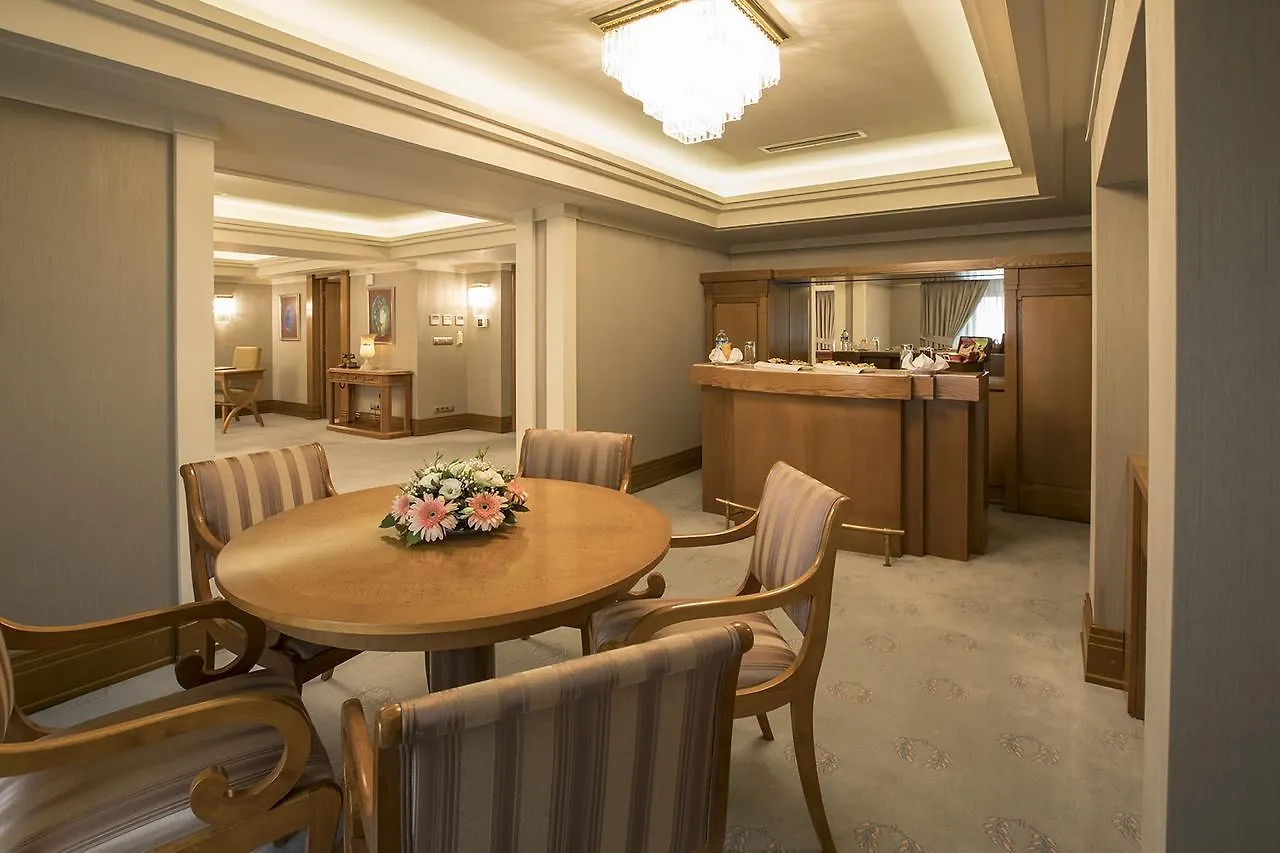 Zorlu Grand Hotel Trabzon Türkei