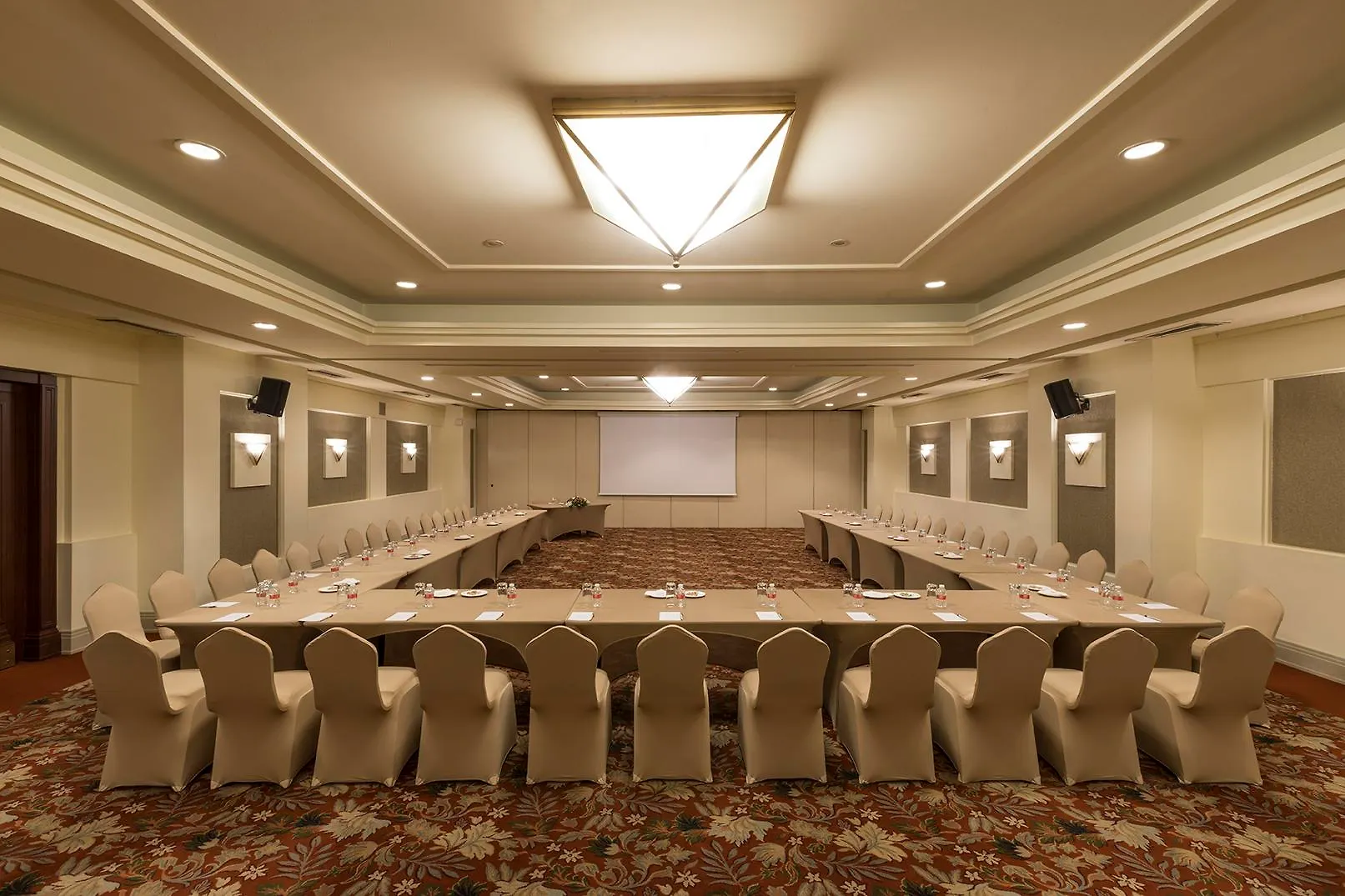 Zorlu Grand Hotel טראבזון