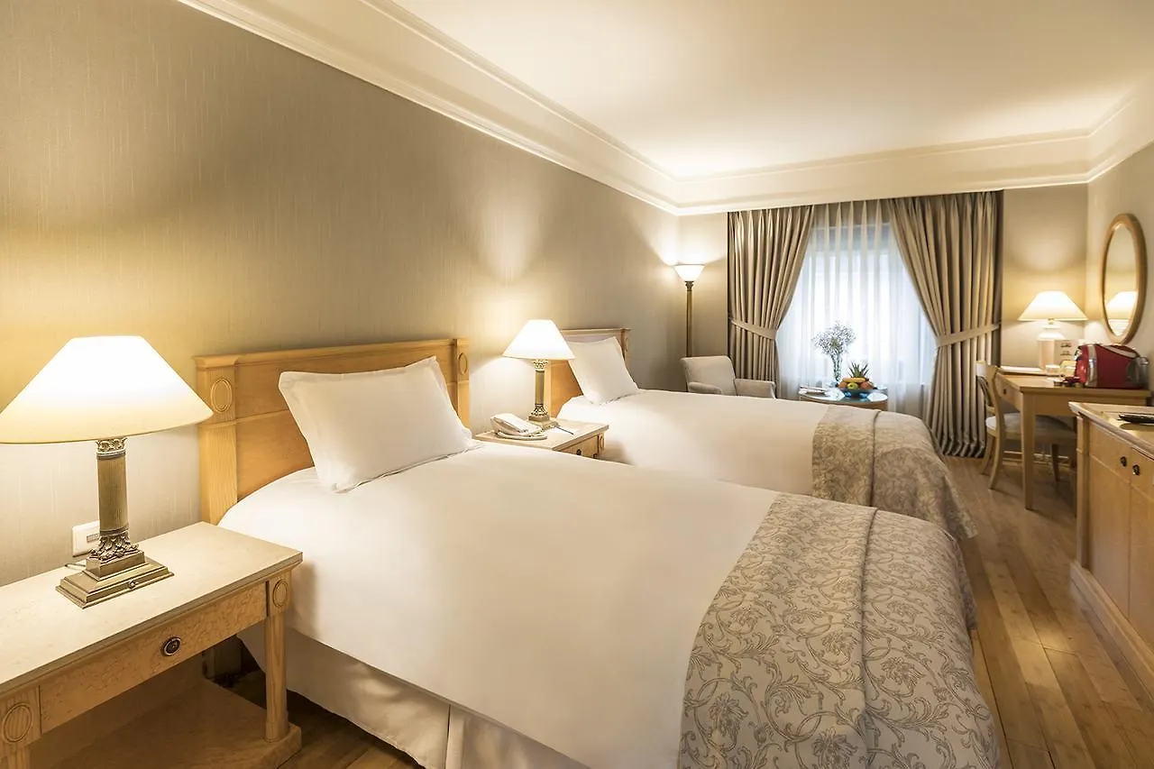 Zorlu Grand Hotel טראבזון